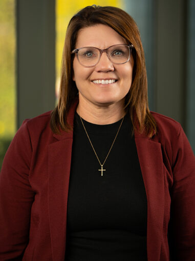 headshot of Dee McKenna